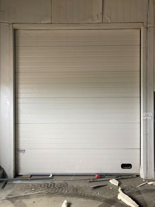 Brama segmentowa chlodnicza 8 cm 3,5m szeroka 2,8 m wysoka elektryczna