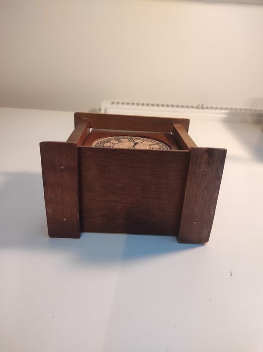 Stare drewniano korkowe podkładki