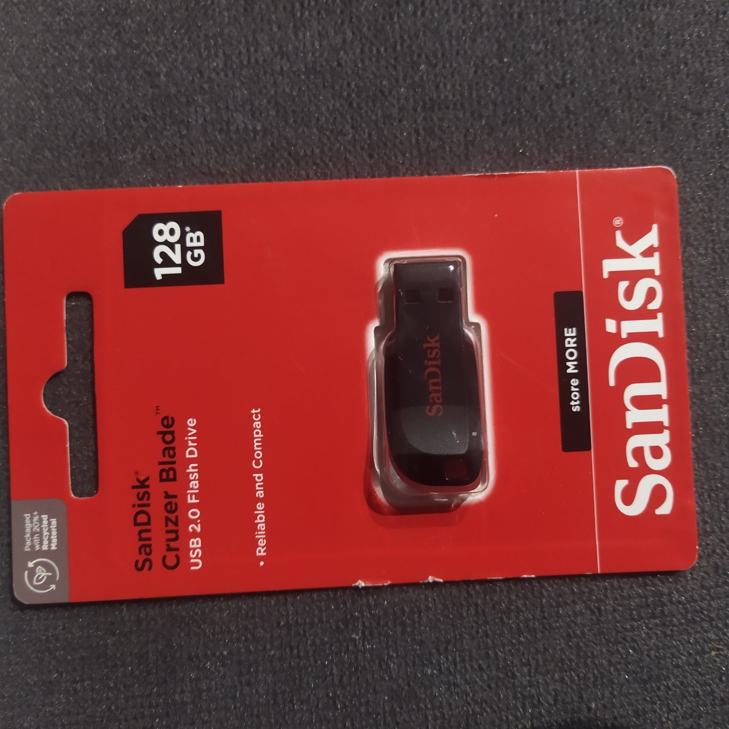 Zestaw 3 nowych pendrive'ow: ScanDisk 128 GB, Kingston 64 GB, Kingsto