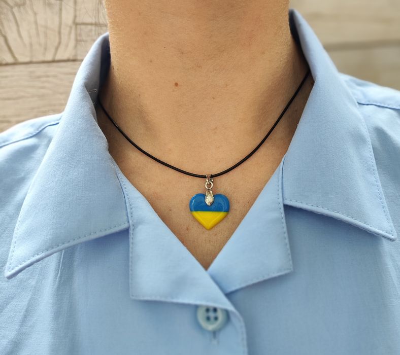 Підвіс  серце  зі шнурком