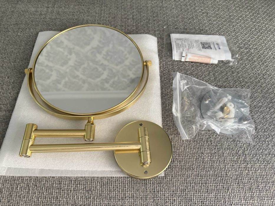 Настенное зеркало для макияжа с увеличением в 4 раза