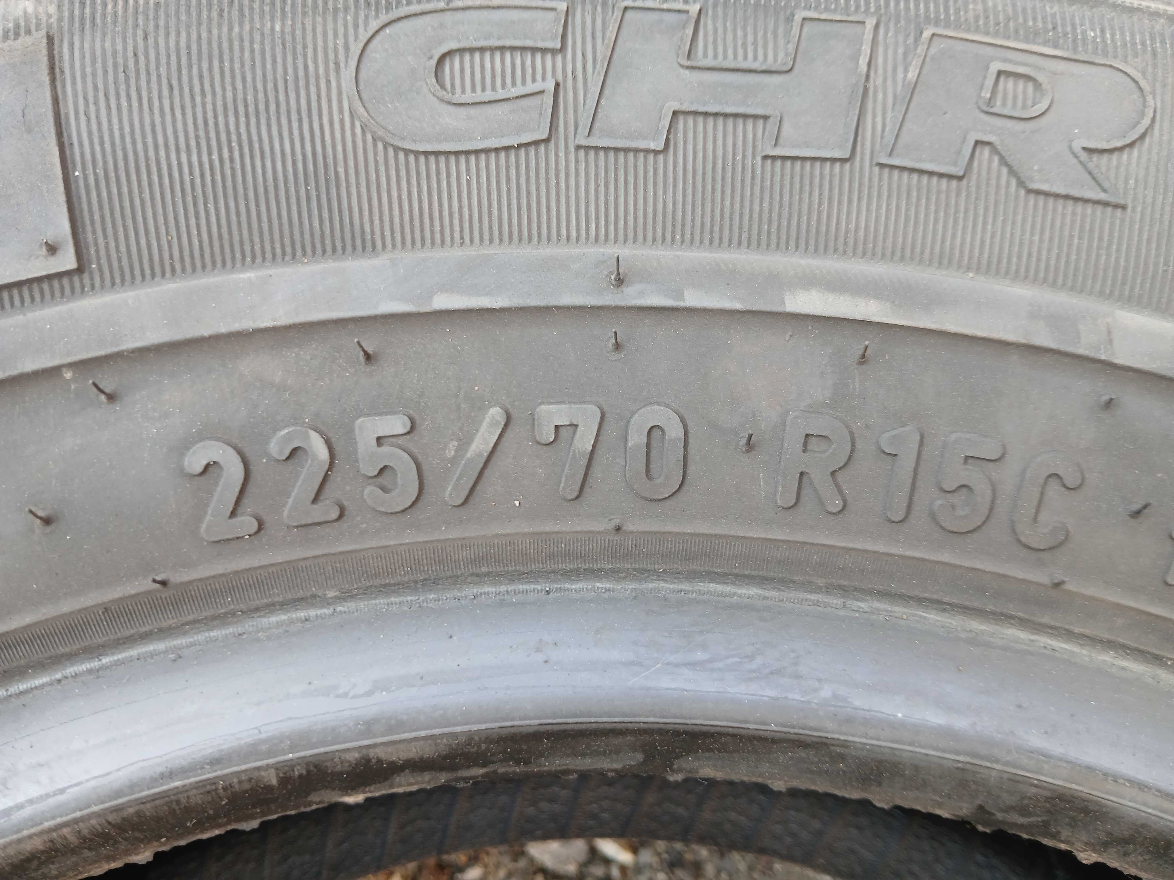 Opony wielosezonowe BUS 225/70/15 C Pirelli 8,5mm i 6mm 17 rok F-VAT