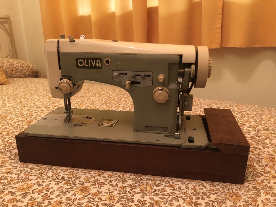 Máquina de Costura Oliva / Ogihara MFG / R Ferreira Borges