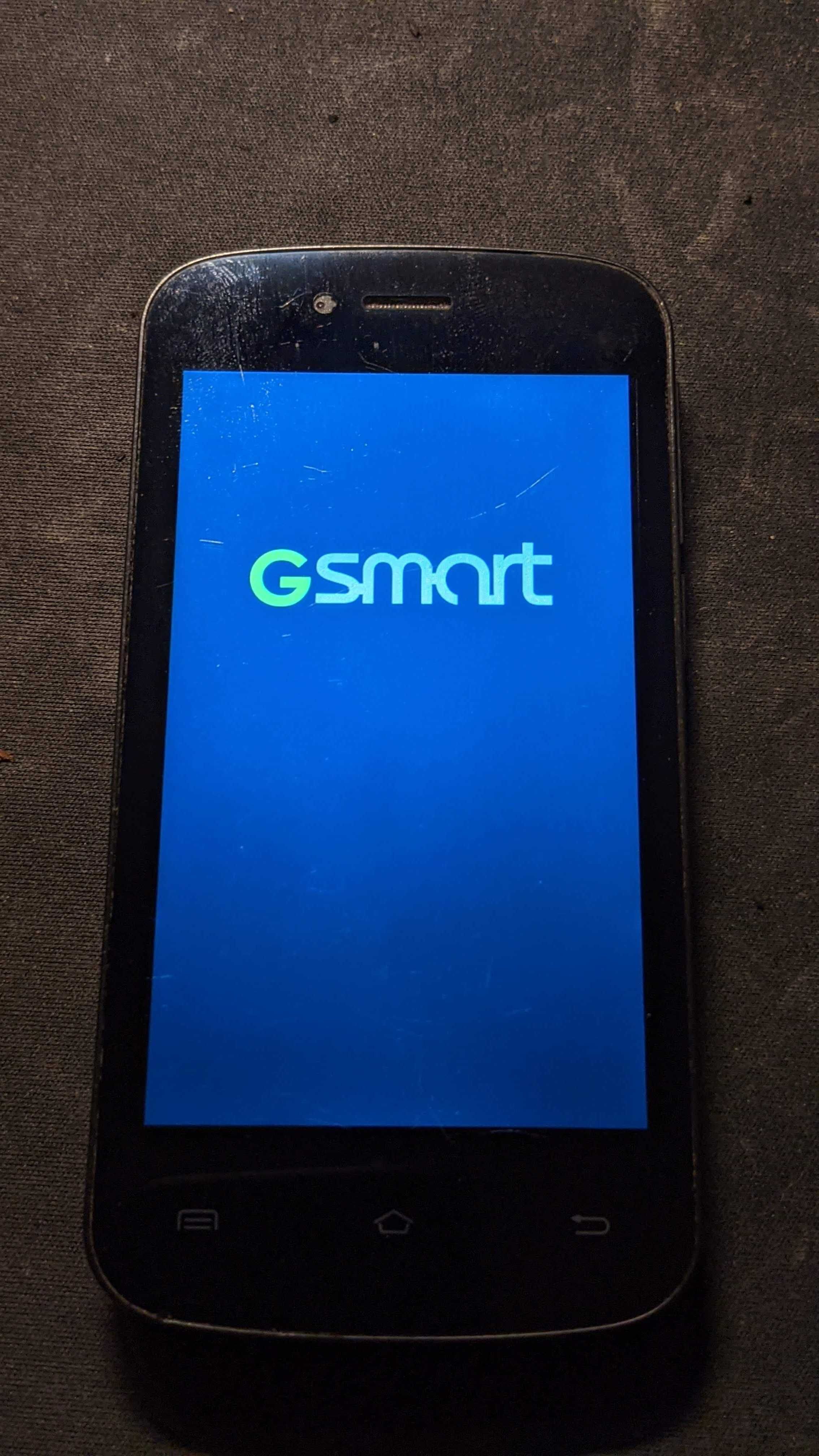 Смартфон Gigabyte GSmart Essence 4 Black (2SIM)