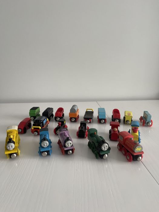 Деревʼяні дорога з паровозиками Томас та його друзі в гарному стані