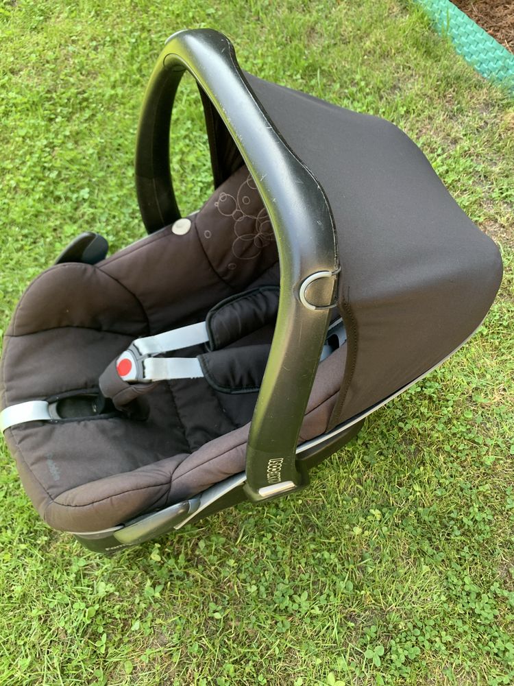 Nosidełko Maxi-Cosi Pebble + baza FamilyFix