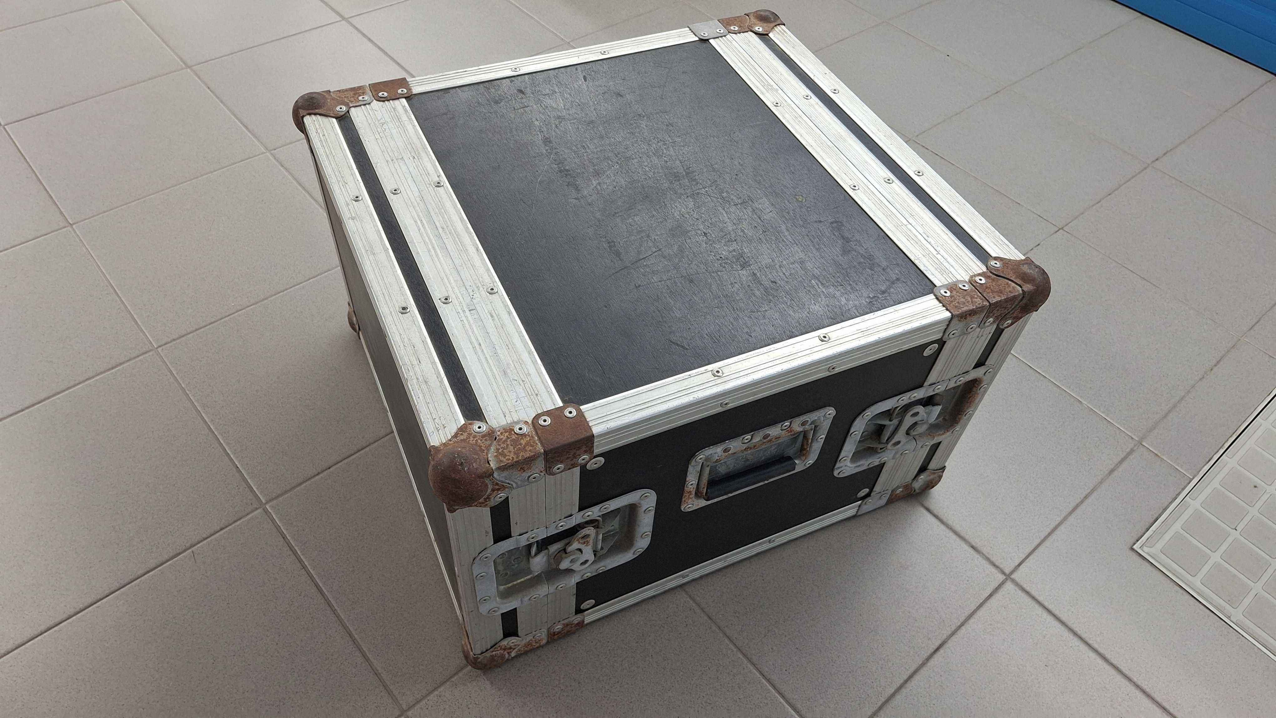 Rack / Flightcase Várias - SKB, Mesa Mistura, etc