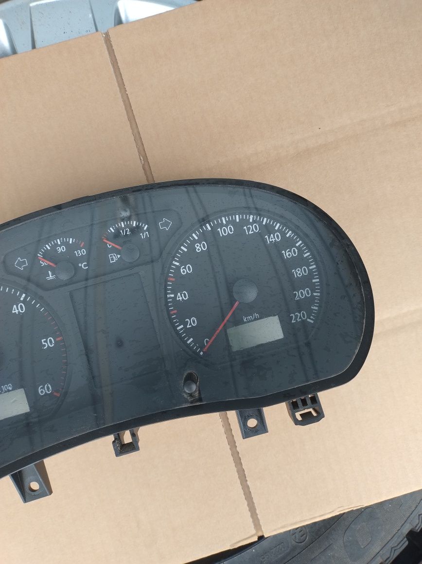 Licznik zegary VW Polo IV 9N