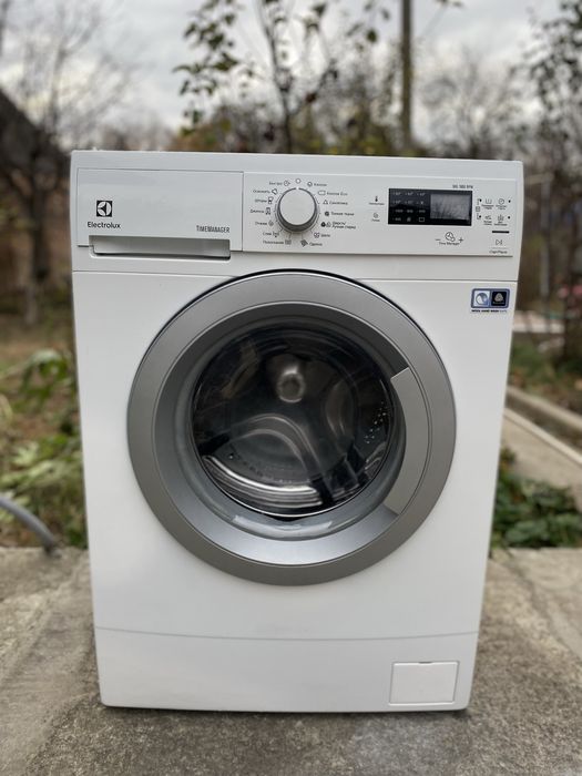 Пральна машина Electrolux TimeManager — вузька, 6 кг