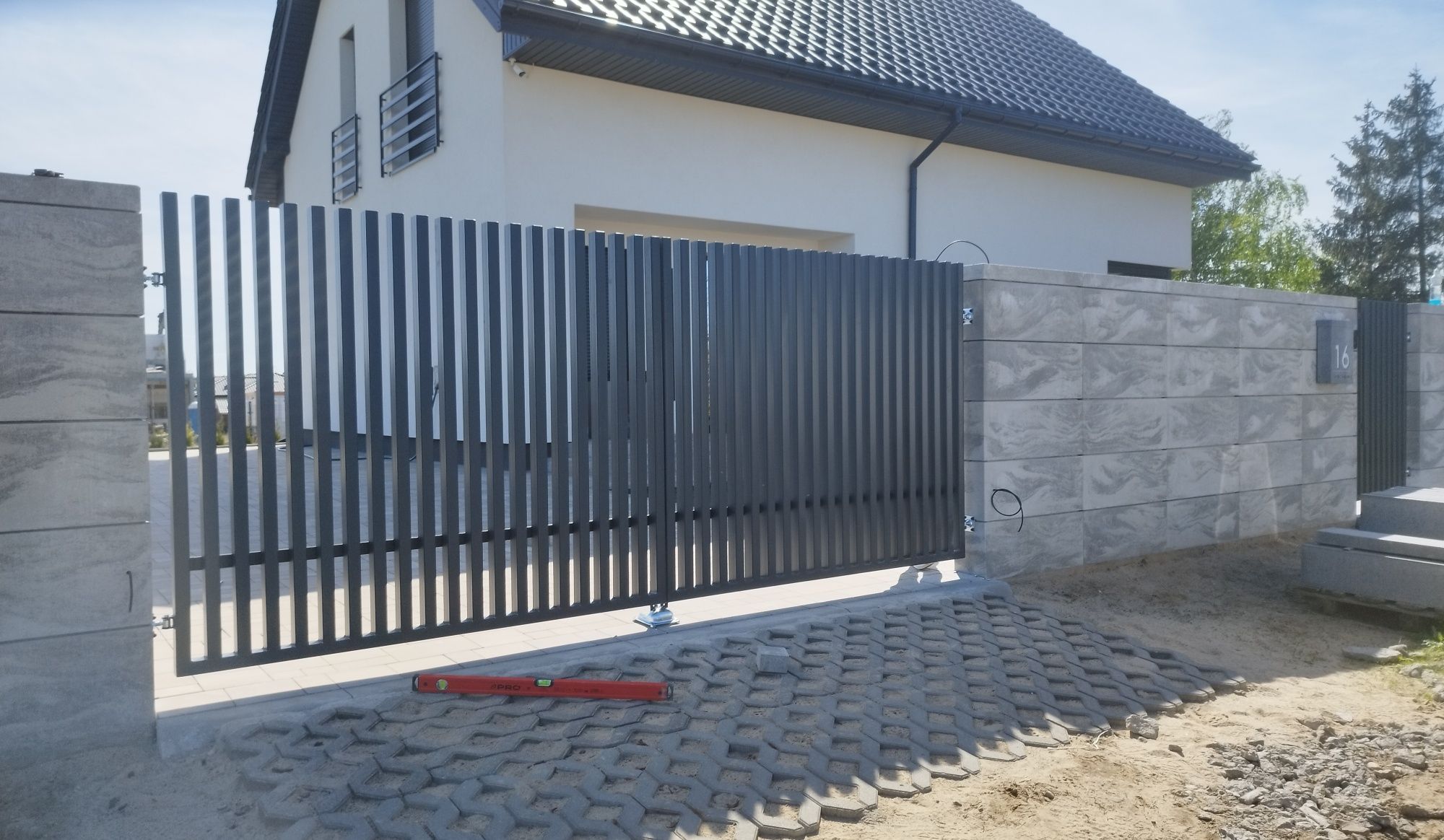 Ogrodzenia palisadowe, aluminiowe, pionowe, panelowe, bramy,balustrady