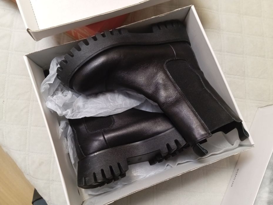 Челсі Estro шкіряні 38 розмір, на тонкій шерсті, чудовий стан