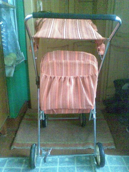Продам АНТИКВАРНУЮ новую детскую коляску с документами