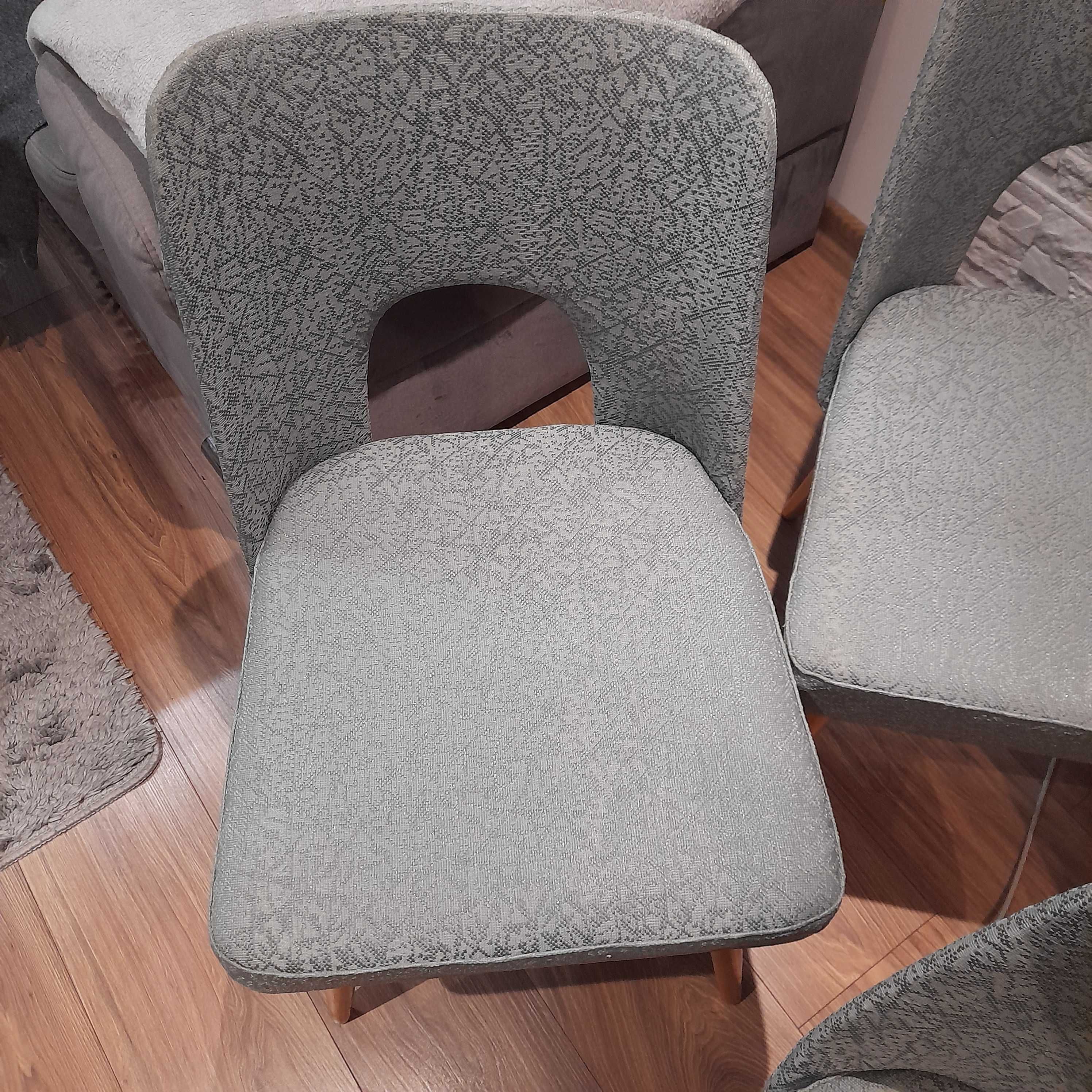 Krzesła typu muszelka 1020 B