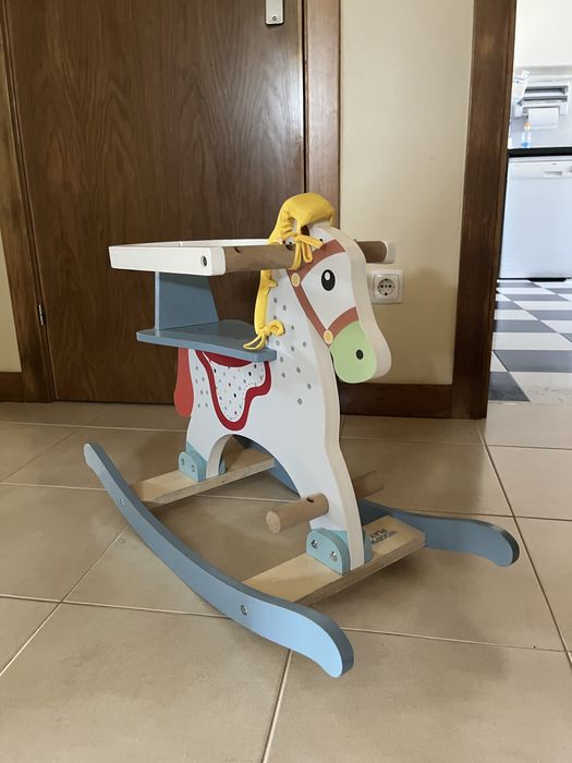 Cavalinho de Madeira NOVO