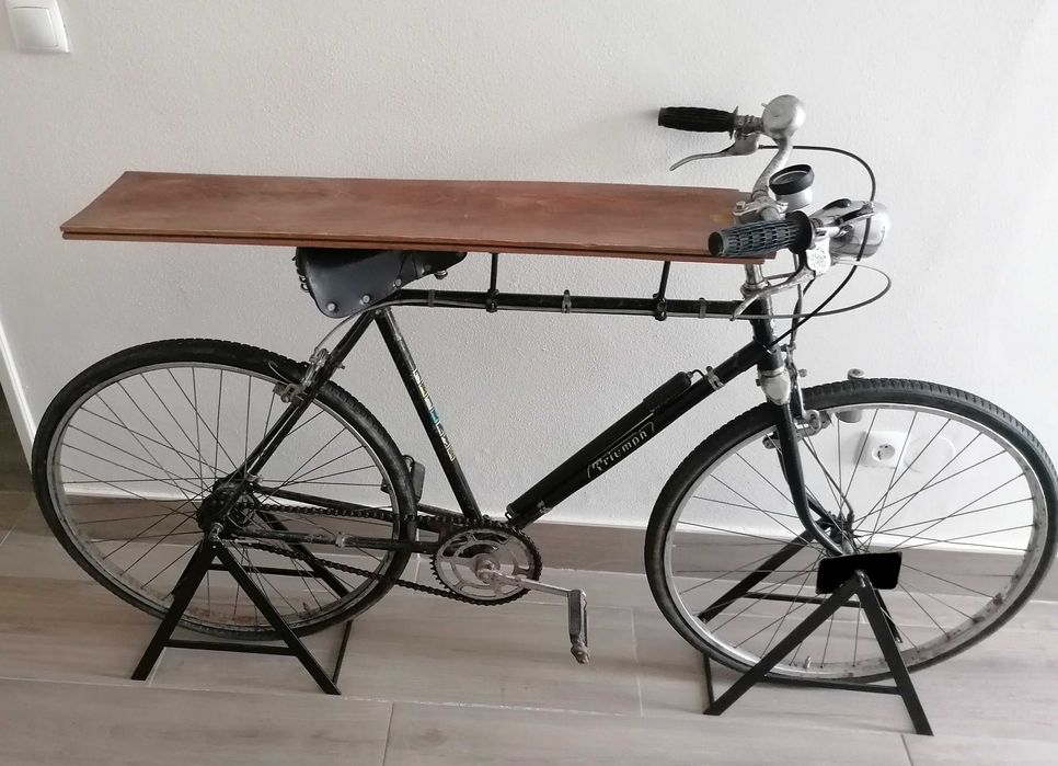 Bicicleta antiga para decoração