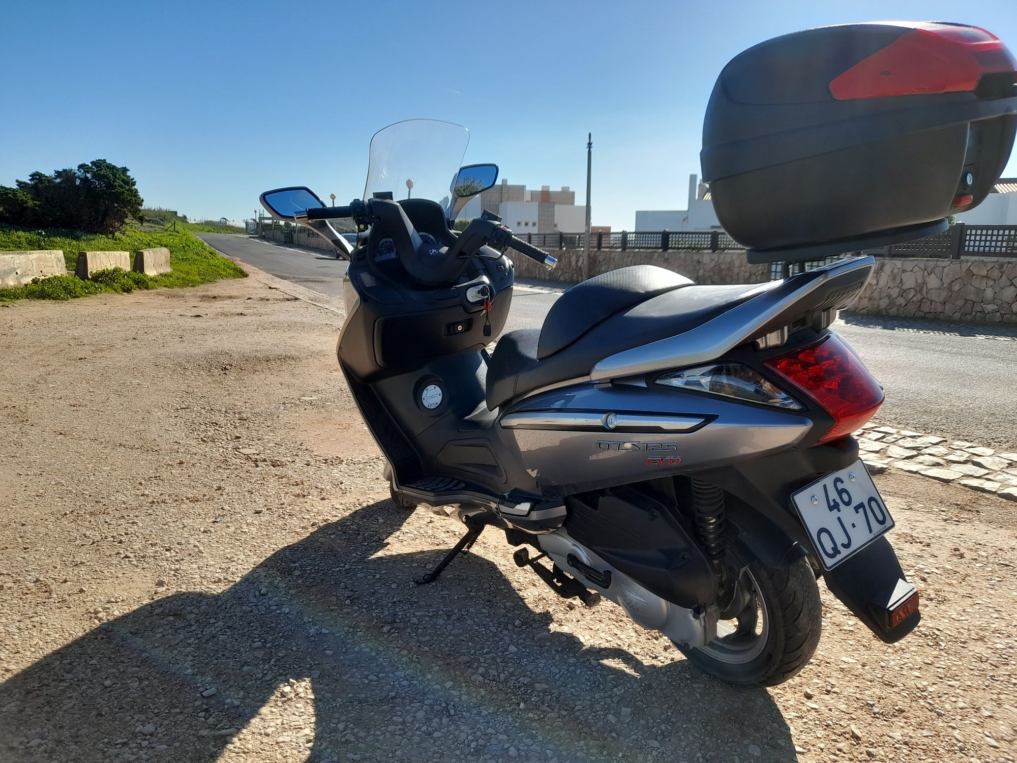 Sym gts 125 evo apenas com 10000 kms