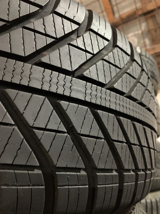 Шины б/у  225/50-R17 Goodyear Vector 4S пара