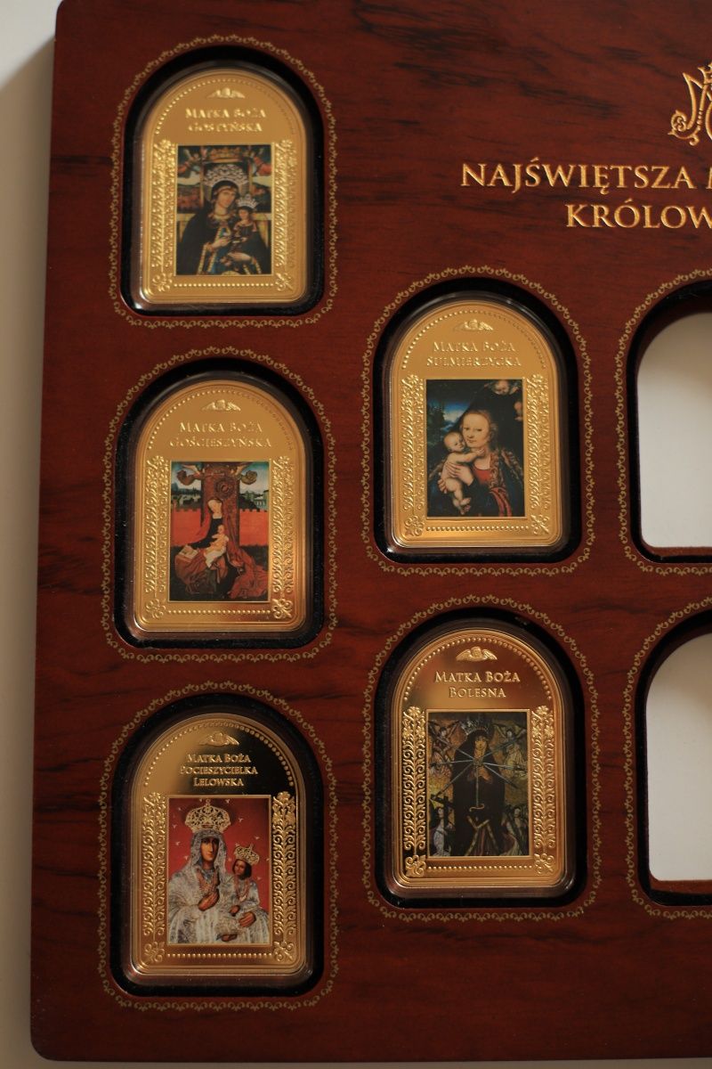 Zbiór pozlacanych ikon z Matką Bożą. Matka Boska. Złoto