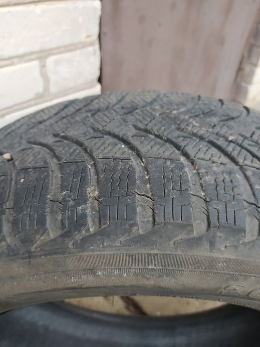 Шини зимові  205/55/16