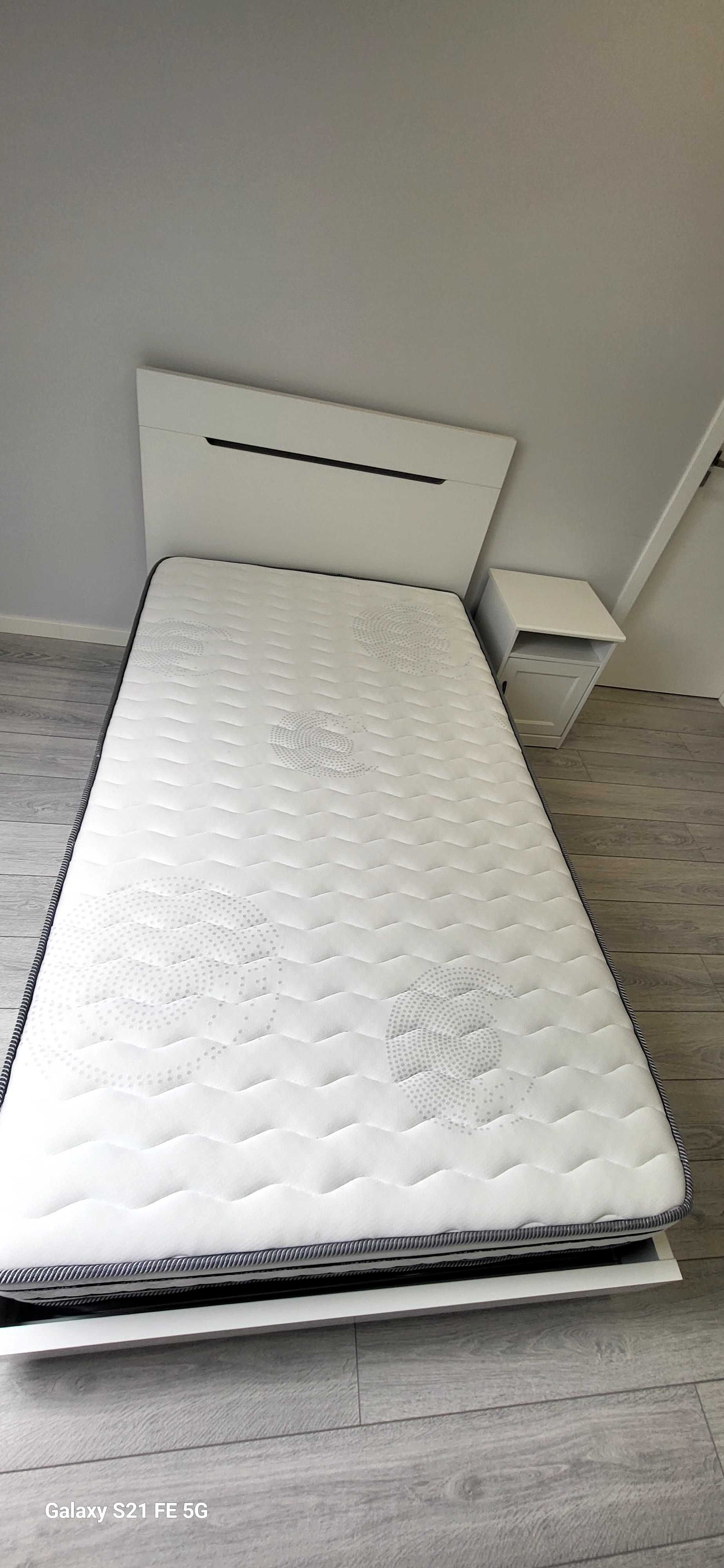Cama de corpo e meio, lacada branco