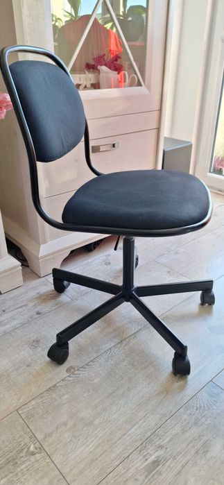 Krzesło czarne obrotowe biurowe Ikea