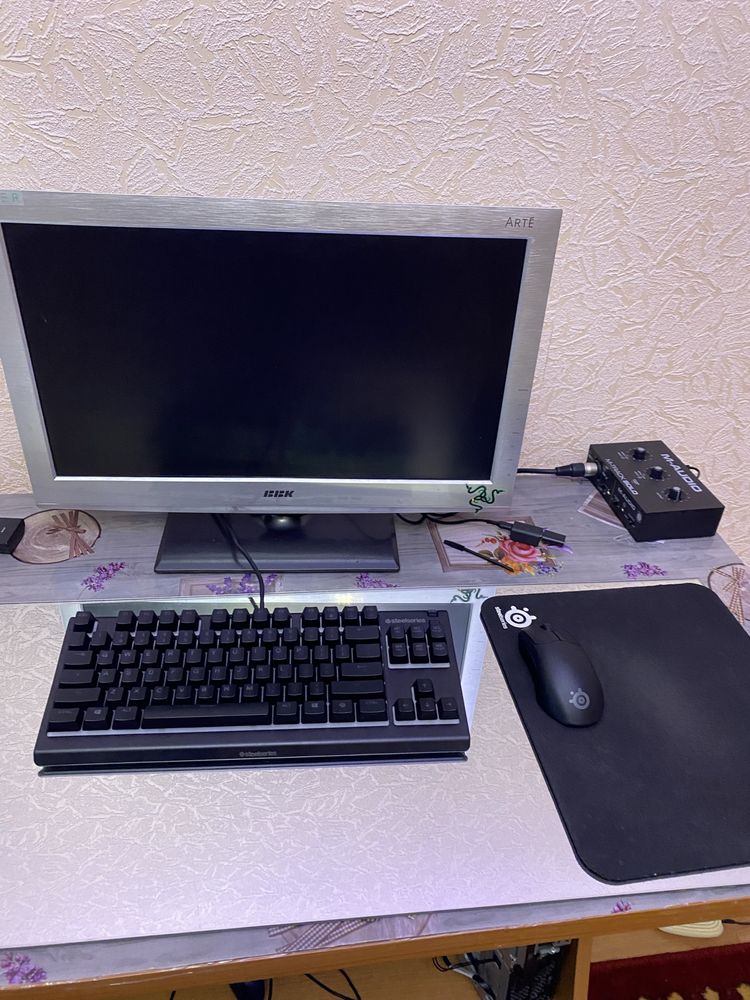 BBK LED телевізор/монітор 22’ (56см)