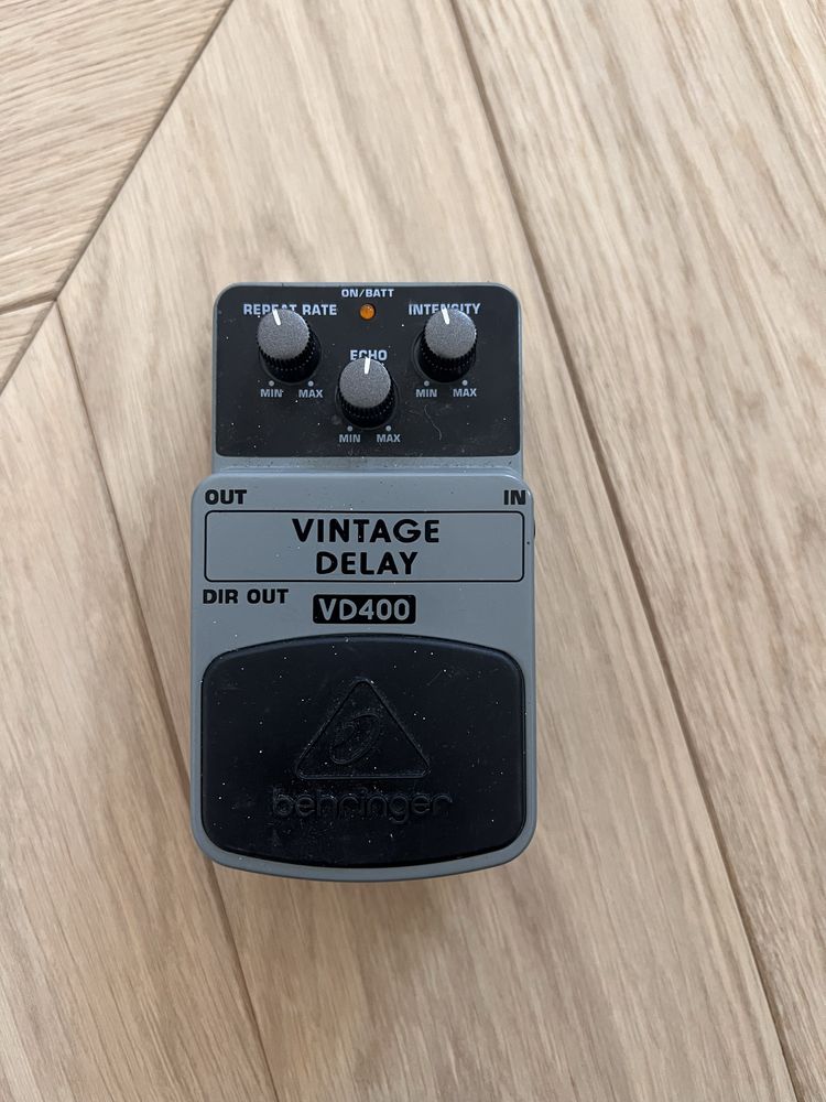 Behringer Efekt gitarowy Analog Delay VD400 VINTAGE DELAY