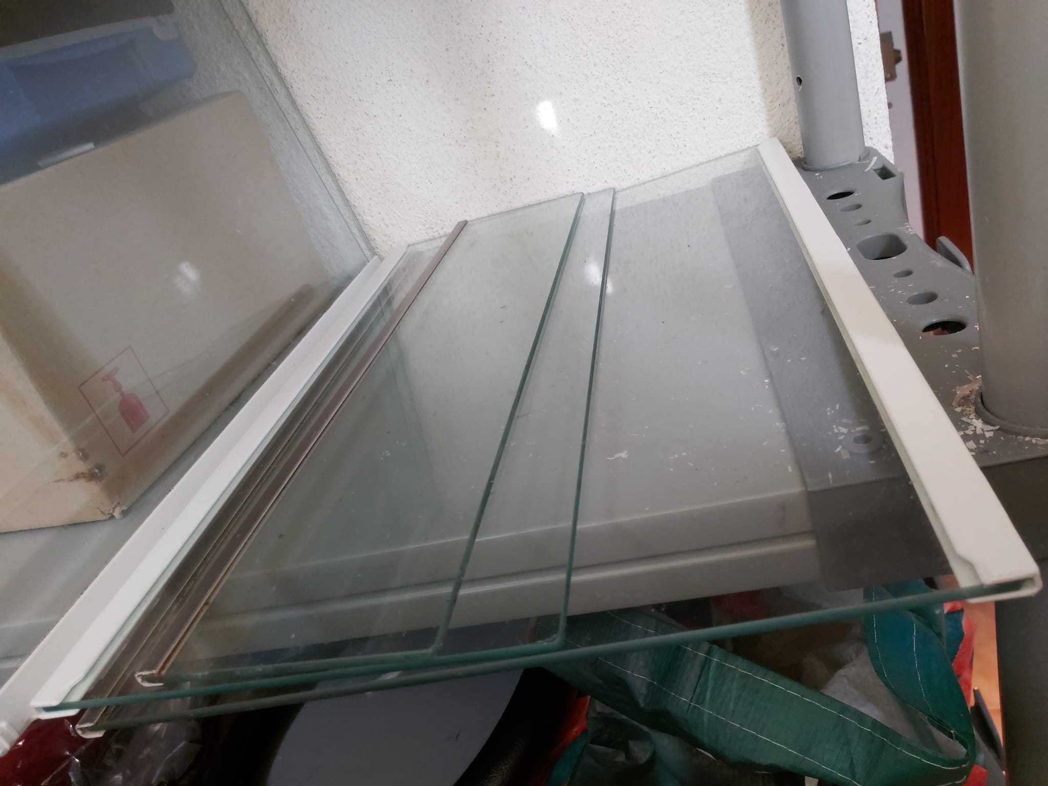 Peças - Frigorifico de encastrar BOSCH (acessórios)