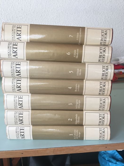 Enciclopédia Universal da Arte Publicit Editora