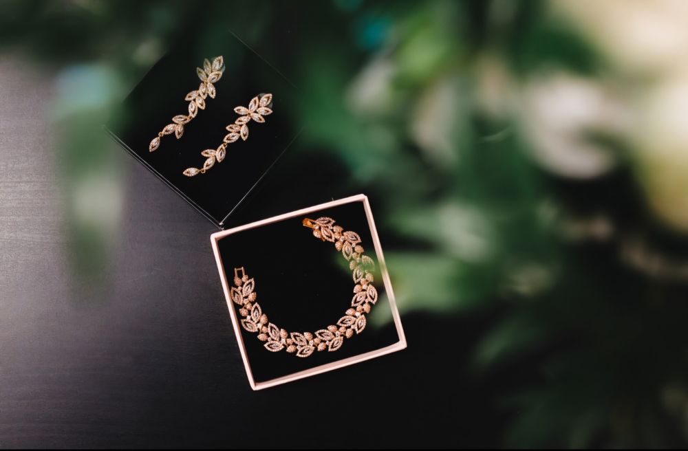 Komplet złotej biżuterii ślubnej Kokonet Albione i Novia Blanca Elvia