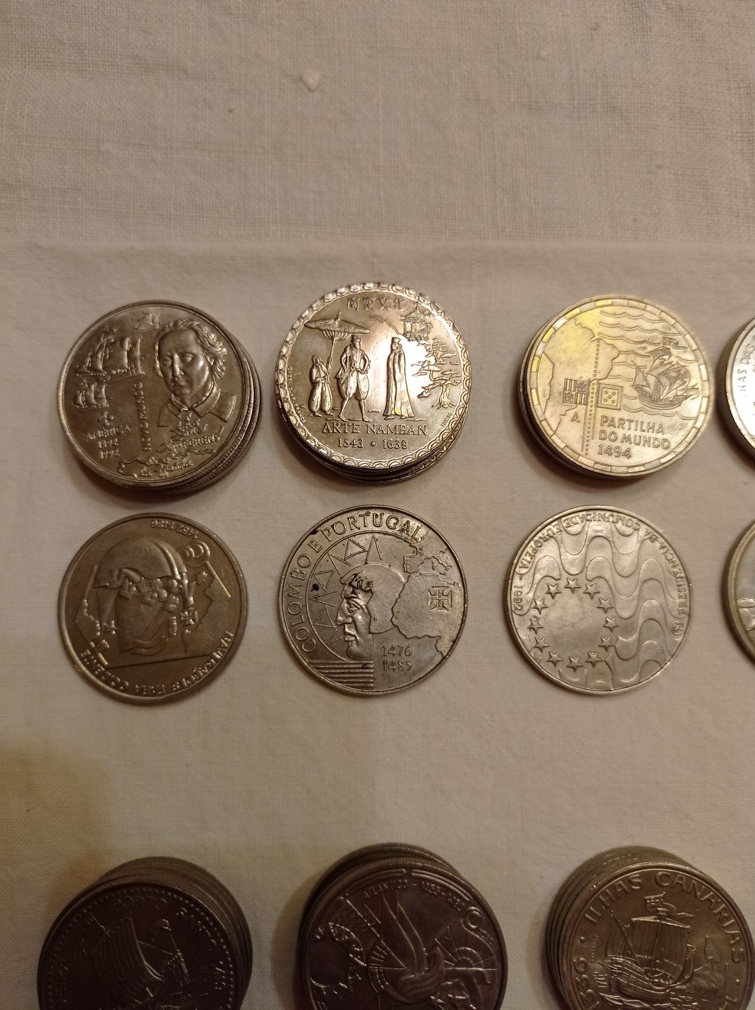 Moedas de 200 escudos / 100 escudos etc