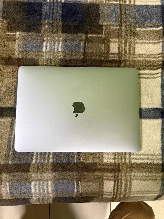 MacBook Pro 13 A1706 2016 i5/8Gb/256gb