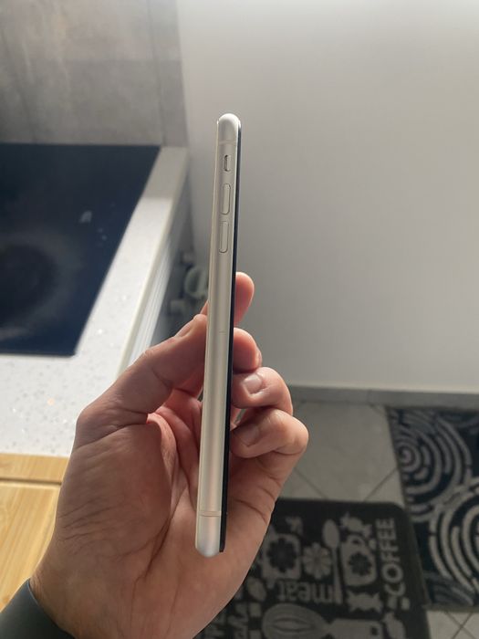 Iphone 11 64GB (BRANCO)