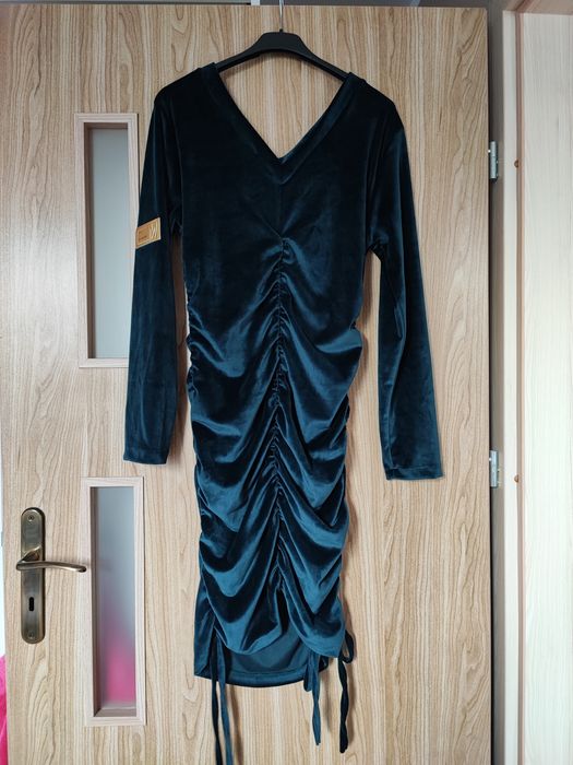 Nowa Welurowa sukienka