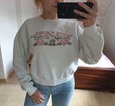 Biała bluza Bershka