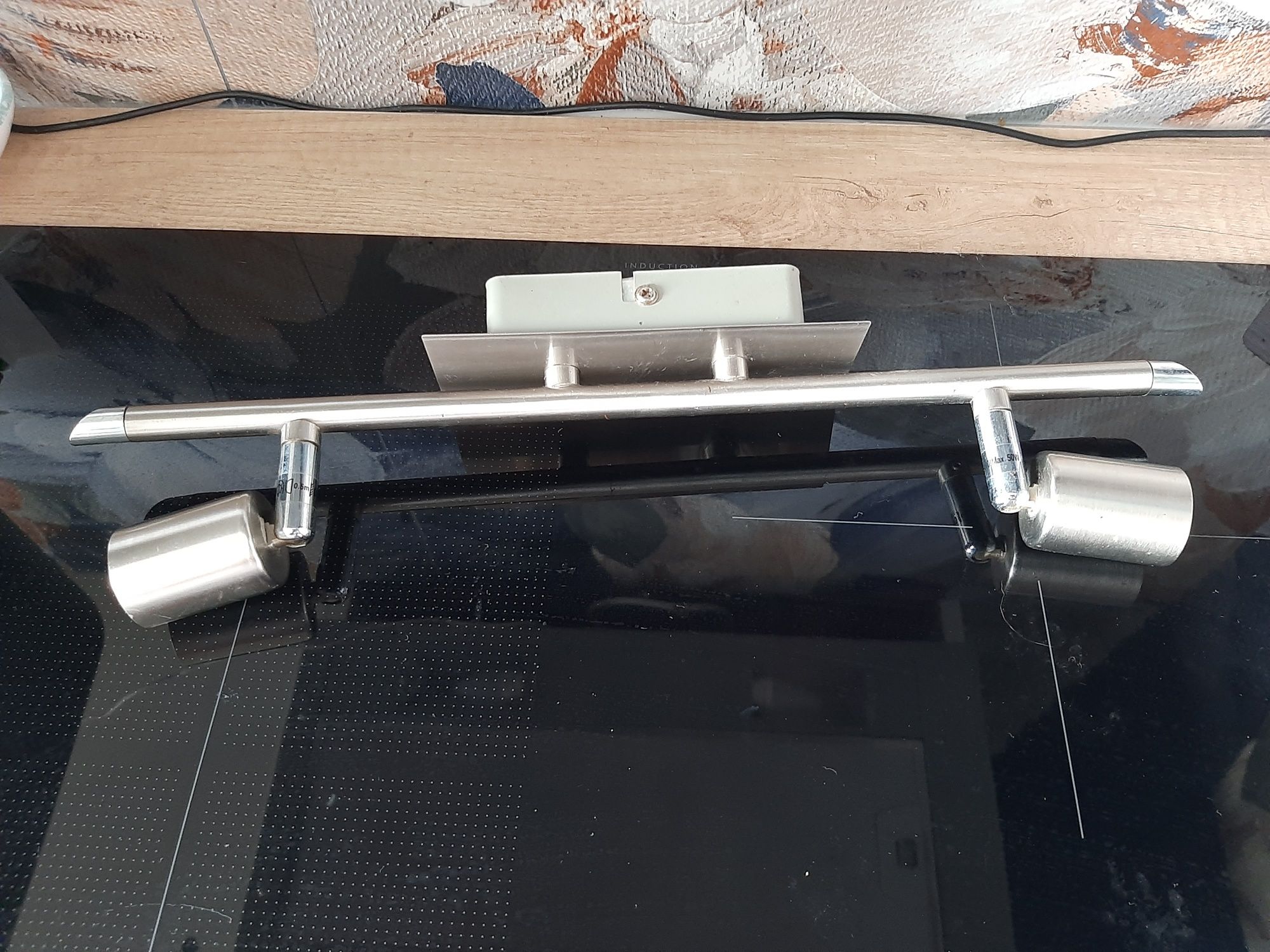 Lampa nadtynkowa reflektor