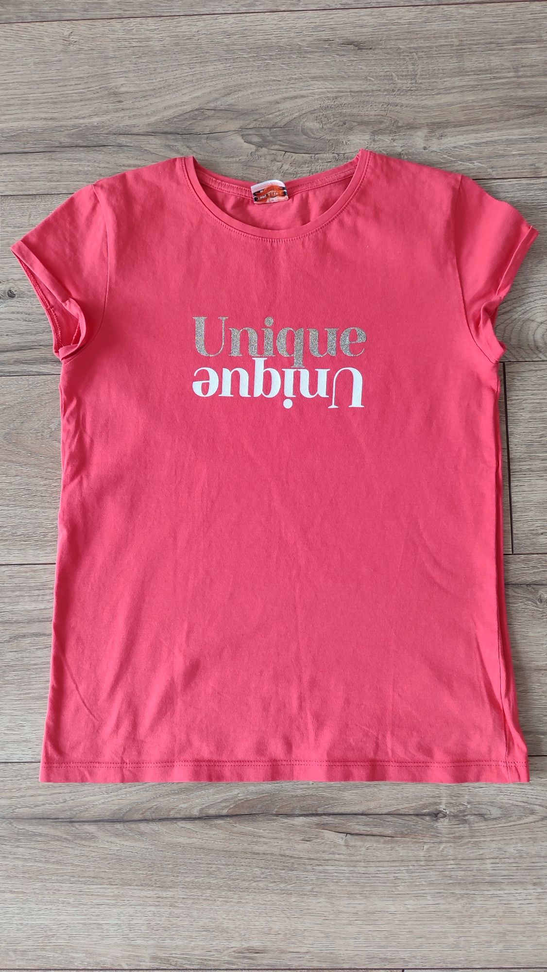 Malinowa koszulka Unique 140 Tape a loeil, letni t-shirt