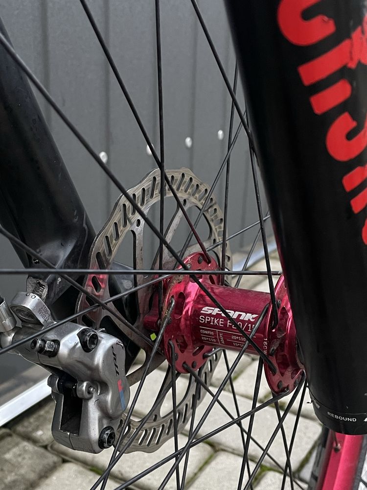 Giant Glory. spank. ROCK SHOX. TRP