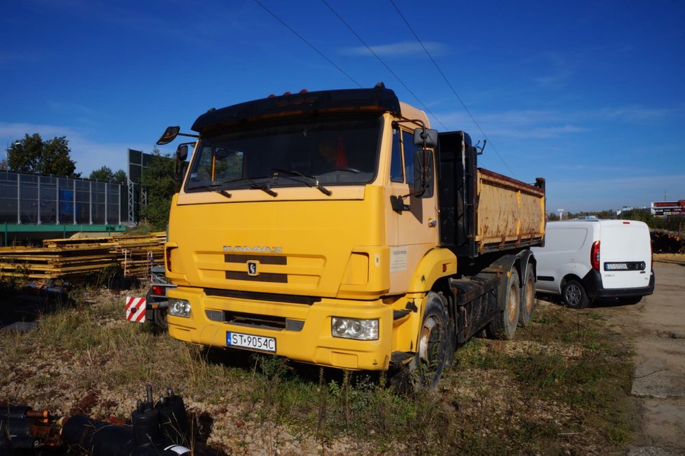 Samochód ciężarowy Kamaz 65115