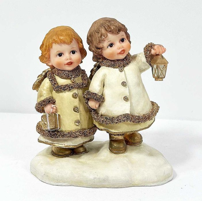Figurka dwa Aniołki z lampą i prezentem Seneca Design 18cm.