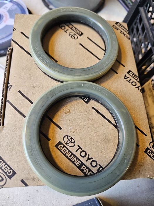 Опорні підшипники Opel Omega