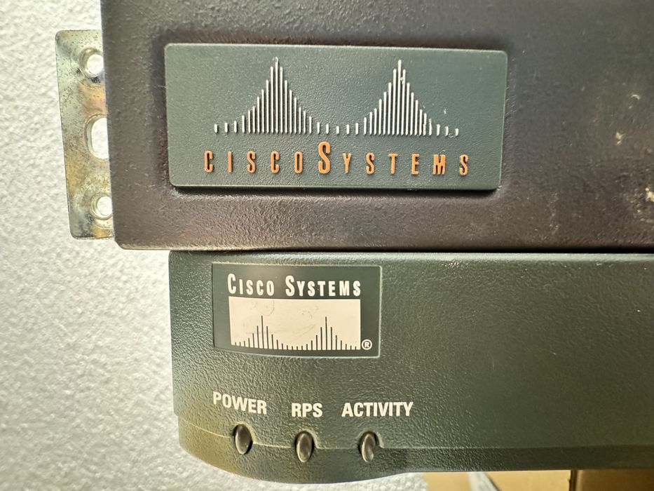 Routers Cisco 2600 e 2500