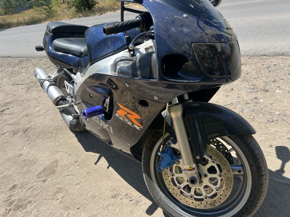 Suzuki R GSX 600кубов (достойный апарат за свою цену)