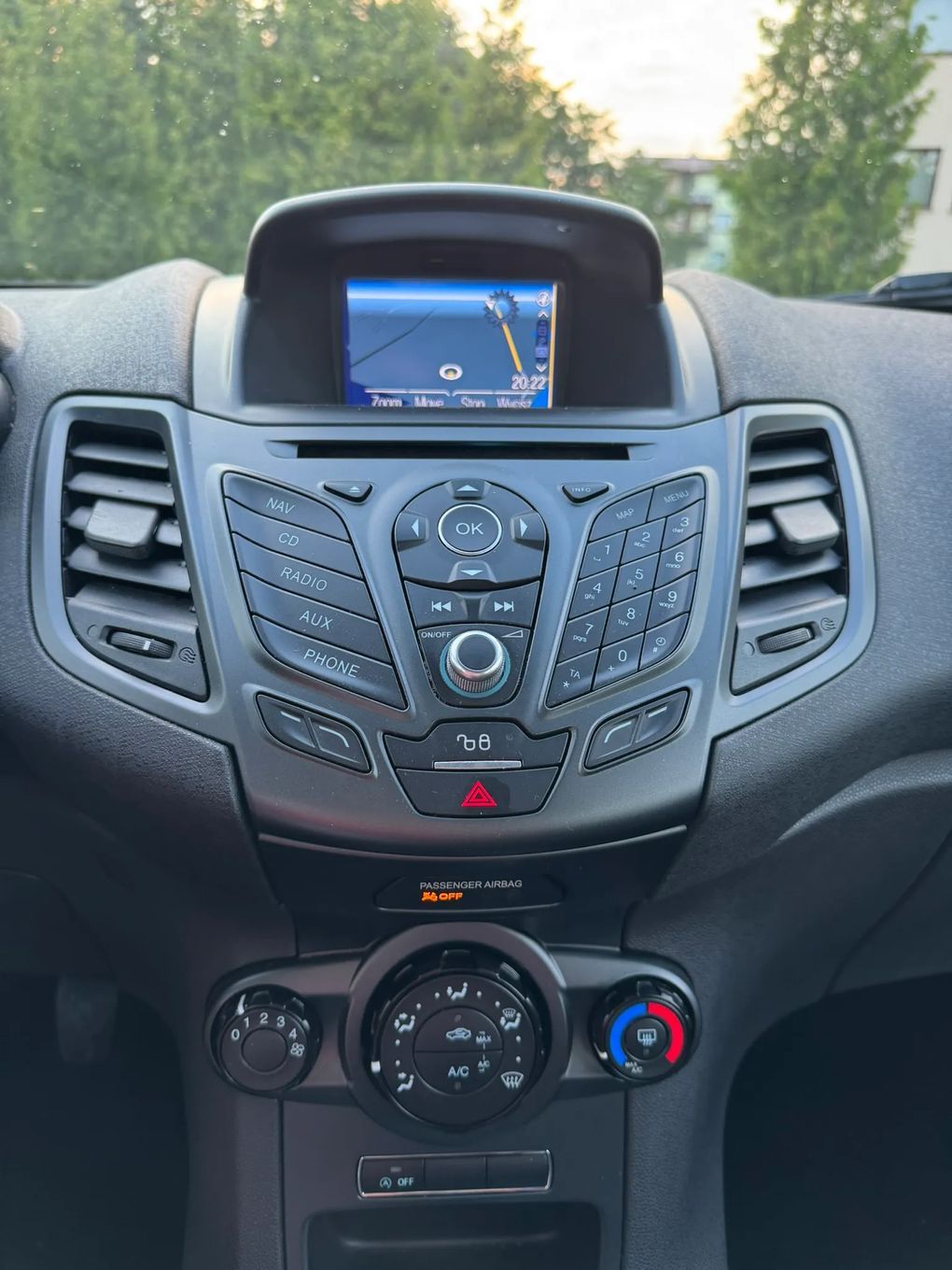Ford Fiesta Ford Fiesta Style SYNC 1.6 TDCi 95KM, Navi, Hak, nowy rozrząd