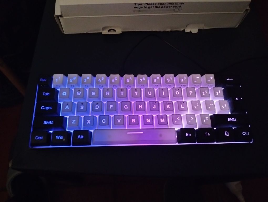 Teclado gaming G61 60% RGB