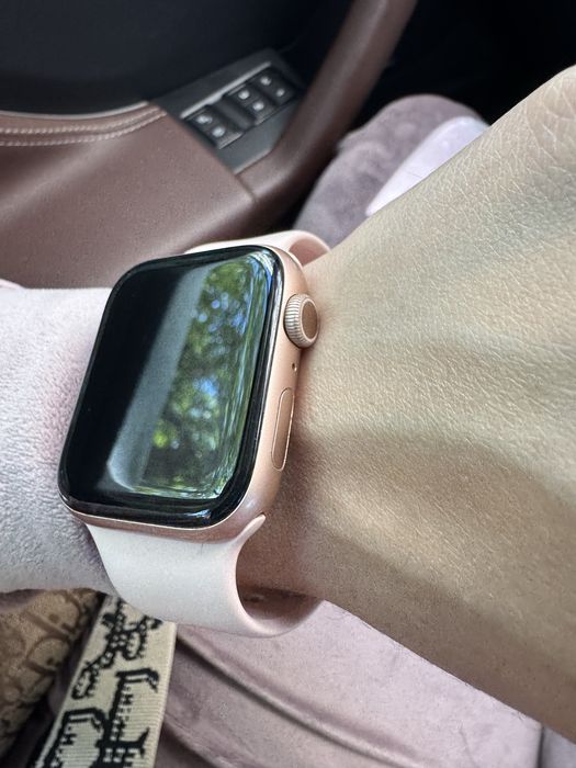 Apple watch series 6 44mm 86% аккумулятор