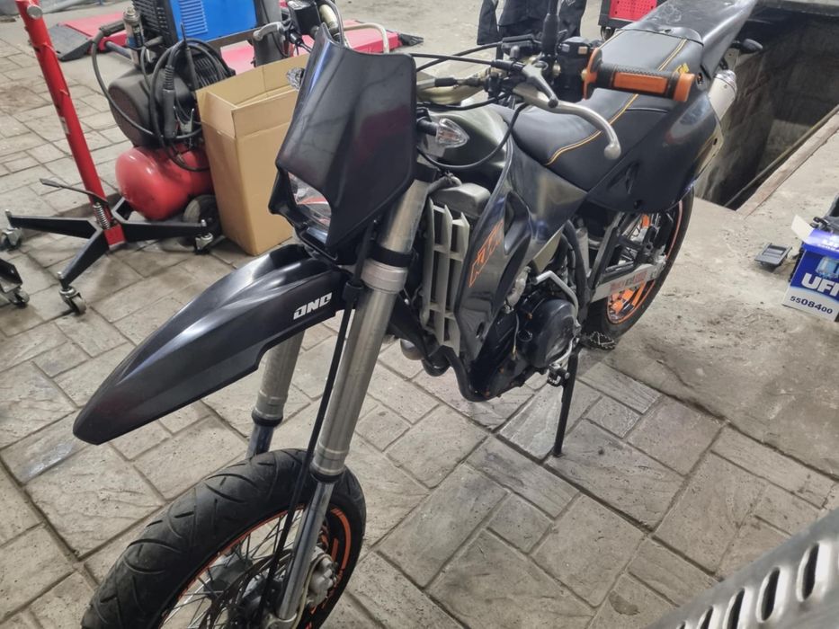 KTM Lc4 620 Super Competition na kołach Super Moto