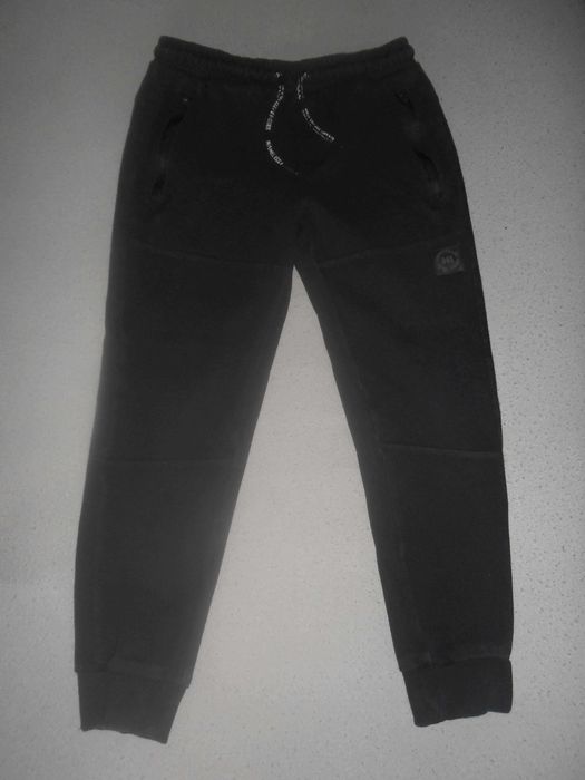 Spodnie Reserved, r. 158, joggery, czarne, chłopięce