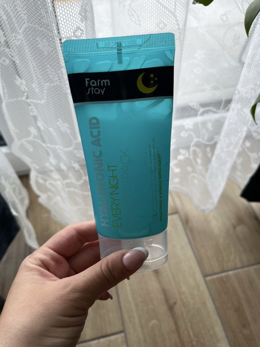 Farm stay hyaluronic accid every night sleeping mask