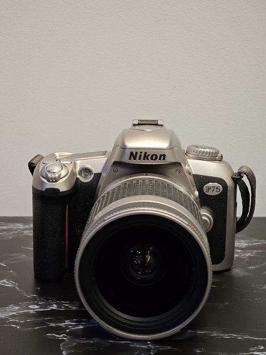 Câmara Nikon F75 Analógica